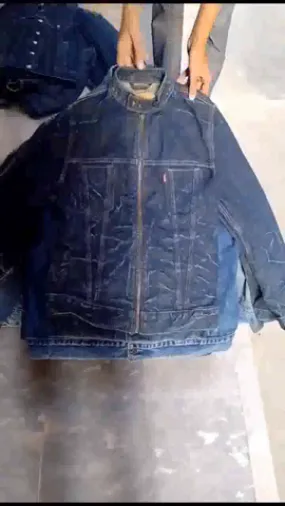 Levi's Jacket - 100 pcs